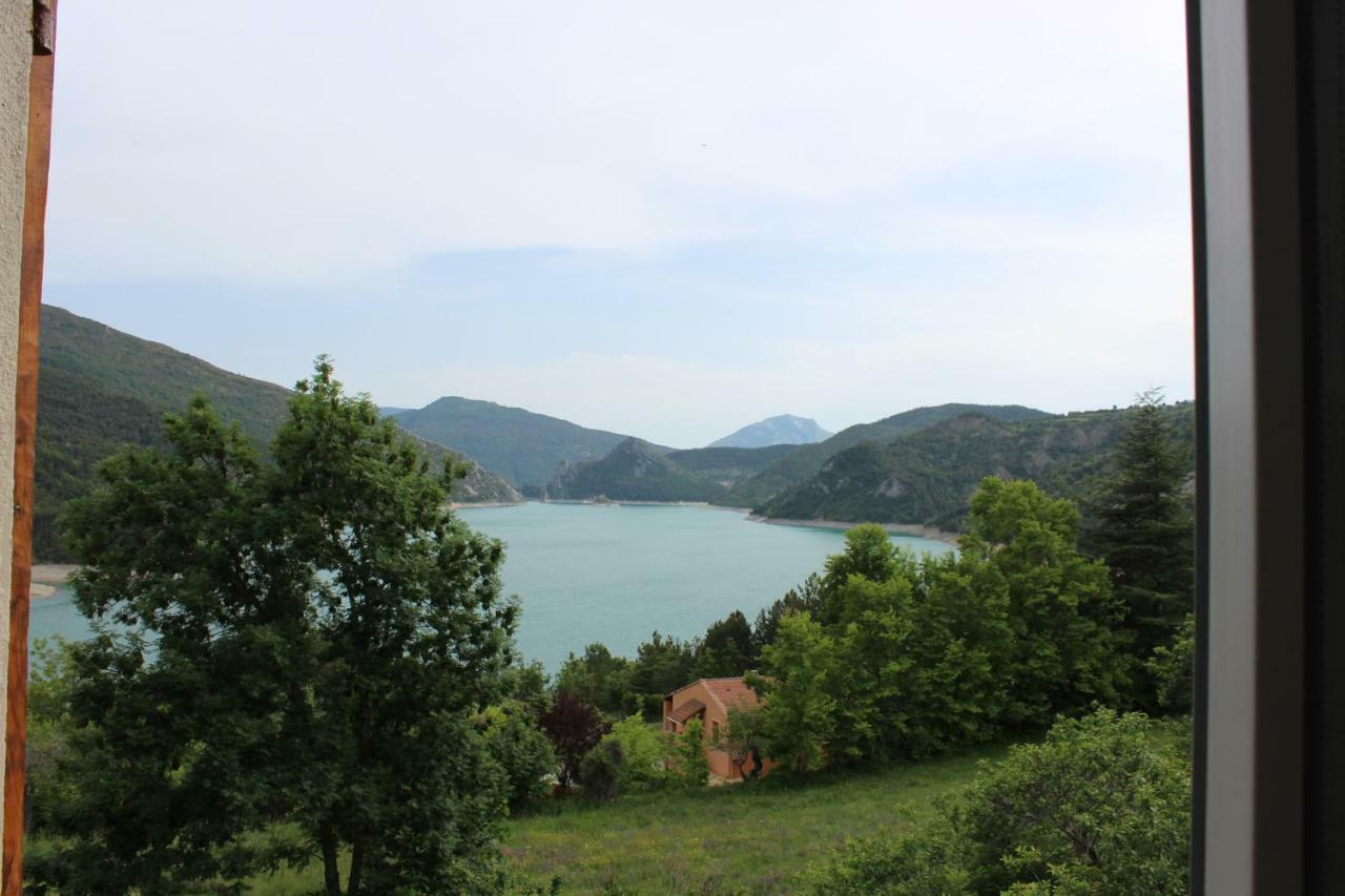 Location Vacances 5 Place Des Moulieres Saint-Julien-du-Verdon Bagian luar foto