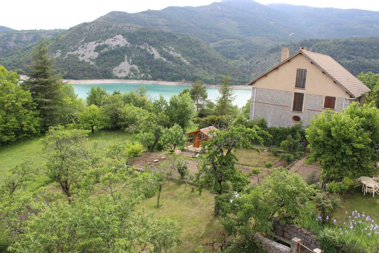 Location Vacances 5 Place Des Moulieres Saint-Julien-du-Verdon Bagian luar foto