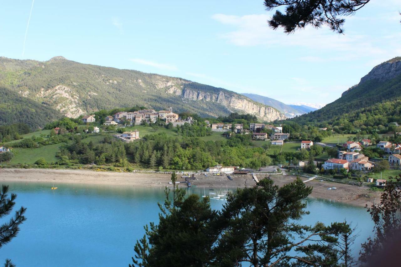 Location Vacances 5 Place Des Moulieres Saint-Julien-du-Verdon Bagian luar foto